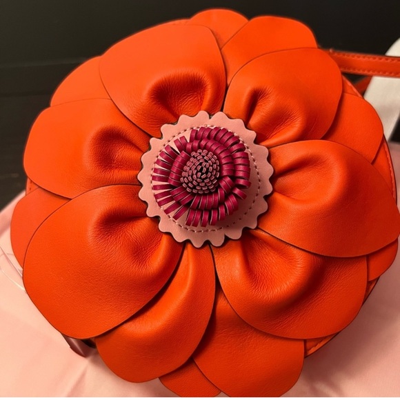 NWOT Petal Smooth Leather 3d Flower Crossbody - Picture 9 of 14